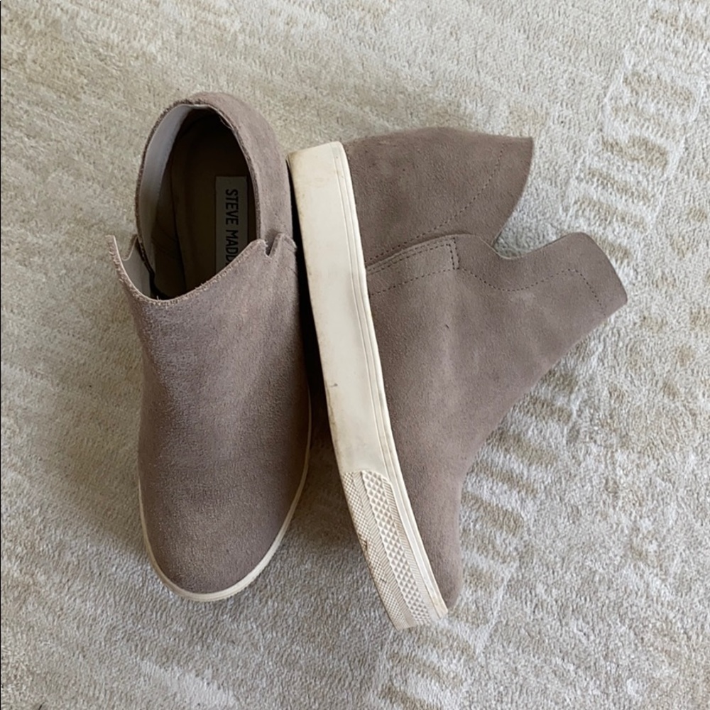 Nude Steve Madden sneaker wedge